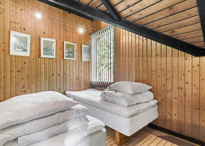 2 Bedroom Lovely In *